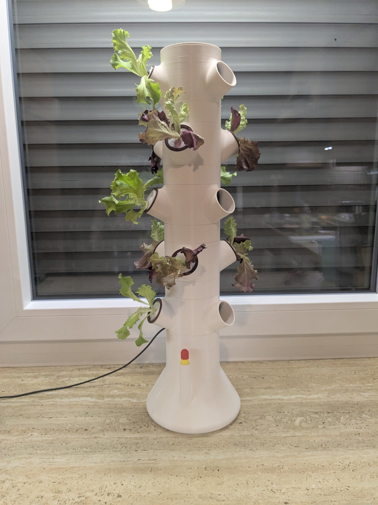 Indoor Grow Tower „Balance“  – Frische Ernte direkt zuhause